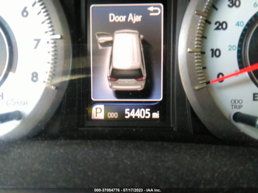 2019 TOYOTA SIENNA SE - 5TDXZ3DC0KS983627