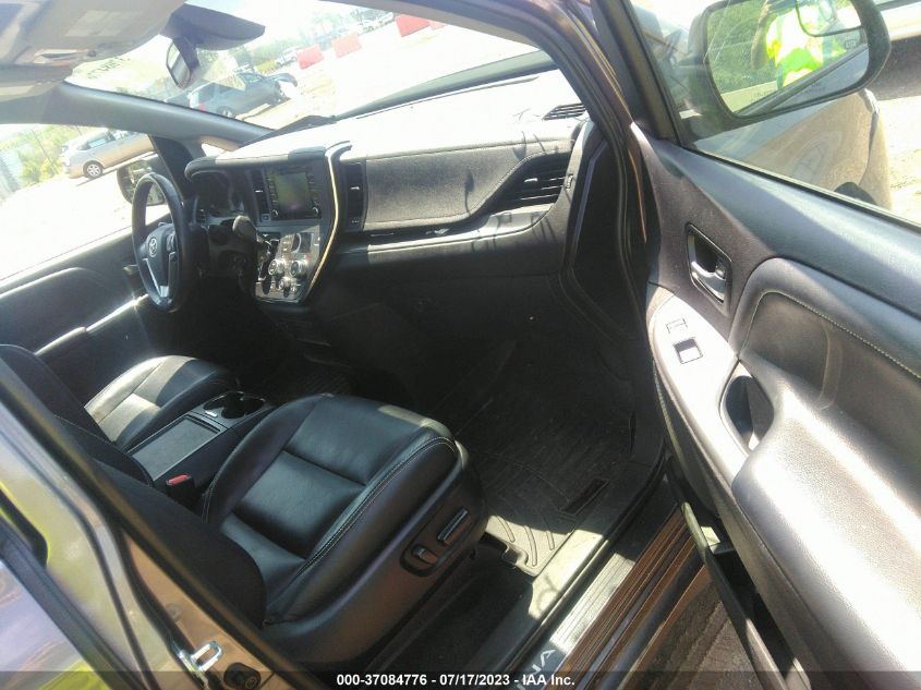 2019 TOYOTA SIENNA SE - 5TDXZ3DC0KS983627