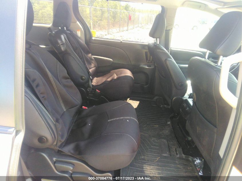 2019 TOYOTA SIENNA SE - 5TDXZ3DC0KS983627