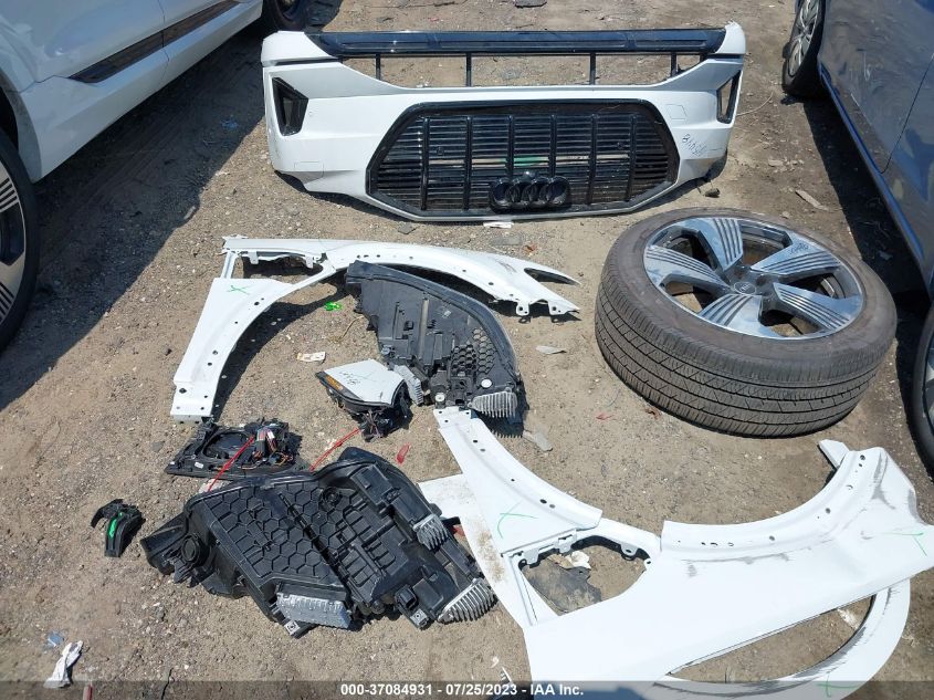 2023 AUDI E-TRON PREMIUM PLUS - WA1LAAGE7PB003441