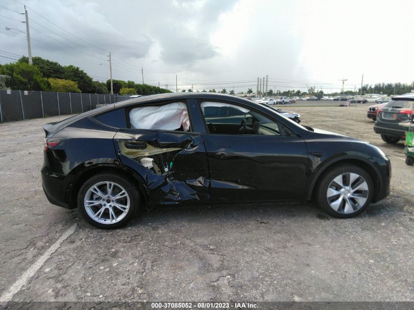 2022 TESLA MODEL Y - 7SAYGDEE2NA008832