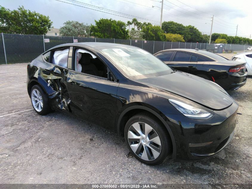 2022 TESLA MODEL Y - 7SAYGDEE2NA008832