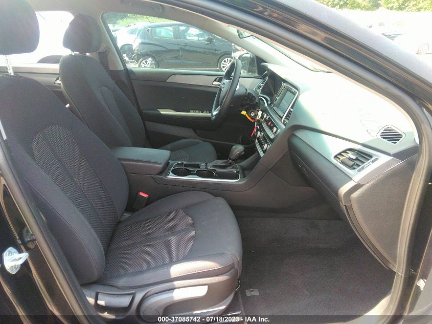 2019 HYUNDAI SONATA SE - 5NPE24AF3KH762559