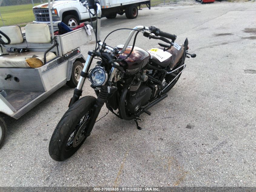 2018 TRIUMPH MOTORCYCLE BONNEVILLE BOBBER BLACK SMTD53HLXJT864929