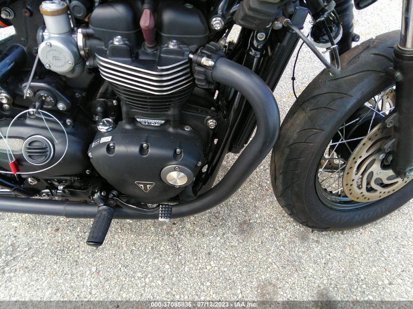 2018 TRIUMPH MOTORCYCLE BONNEVILLE BOBBER BLACK SMTD53HLXJT864929