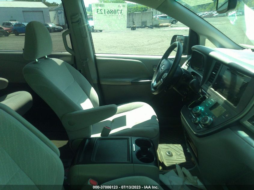 2017 TOYOTA SIENNA LE - 5TDJZ3DC3HS164481