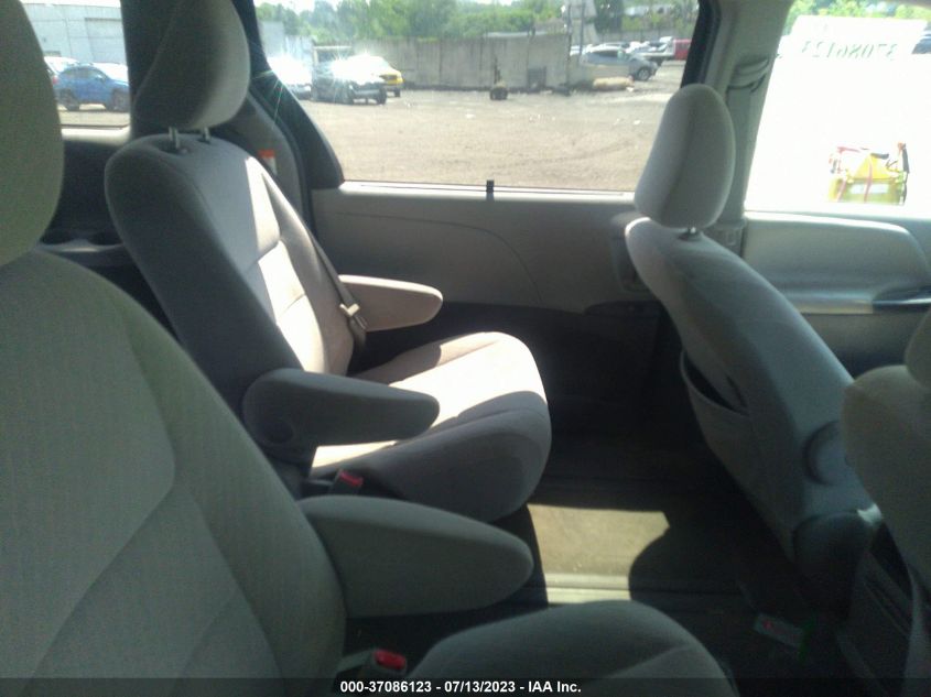 2017 TOYOTA SIENNA LE - 5TDJZ3DC3HS164481