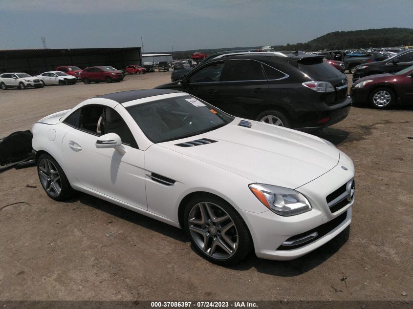 2015 MERCEDES-BENZ SLK-CLASS SLK 250 - WDDPK4HA3FF096621