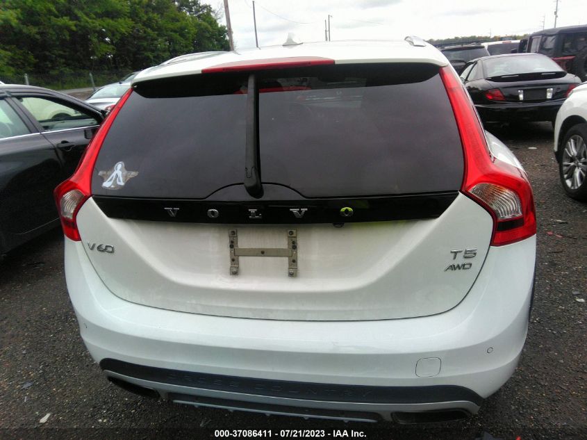 2015 VOLVO V60 CROSS COUNTRY T5 YV4612HK7F1001588