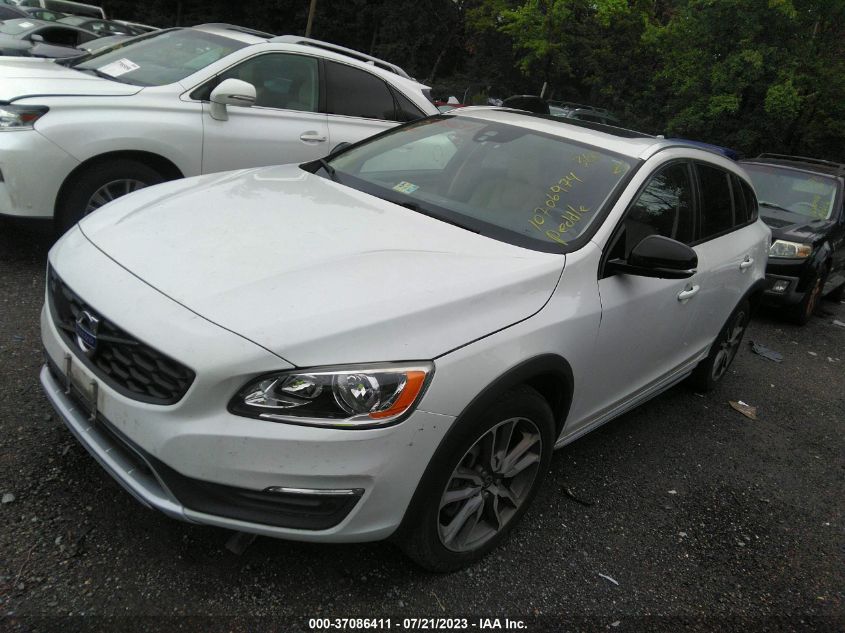 2015 VOLVO V60 CROSS COUNTRY T5 YV4612HK7F1001588