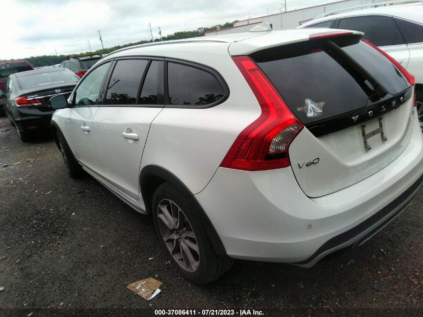 2015 VOLVO V60 CROSS COUNTRY T5 YV4612HK7F1001588