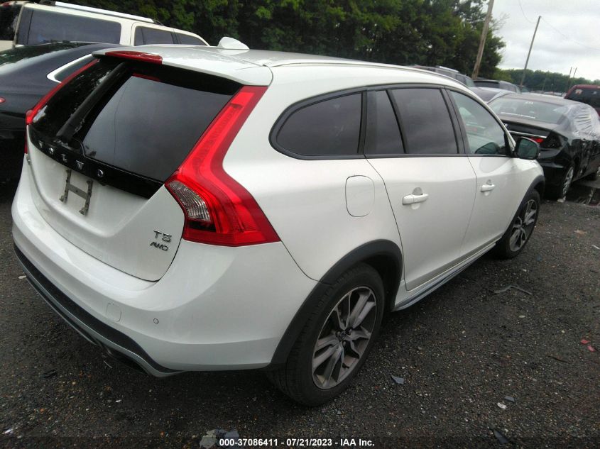 2015 VOLVO V60 CROSS COUNTRY T5 YV4612HK7F1001588