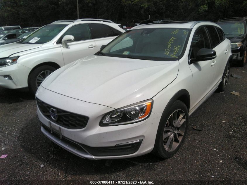 2015 VOLVO V60 CROSS COUNTRY T5 YV4612HK7F1001588