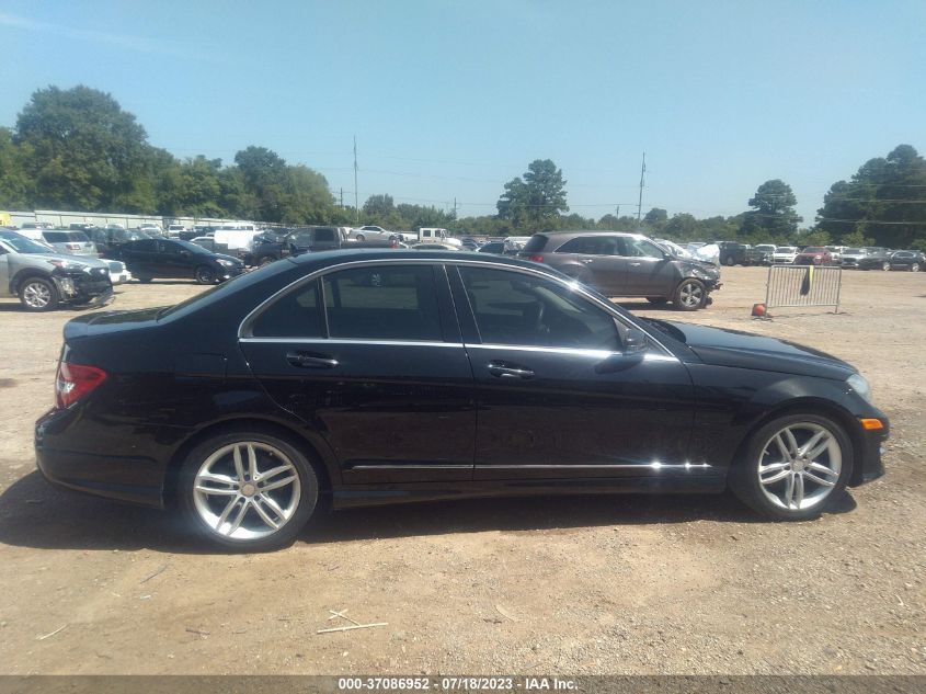 2013 MERCEDES-BENZ C-CLASS C 300 - WDDGF8AB7DA884892