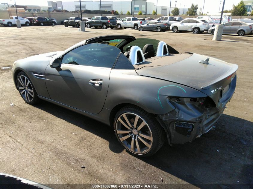 2017 MERCEDES-BENZ SLC SLC 300 - WDDPK3JA4HF130167