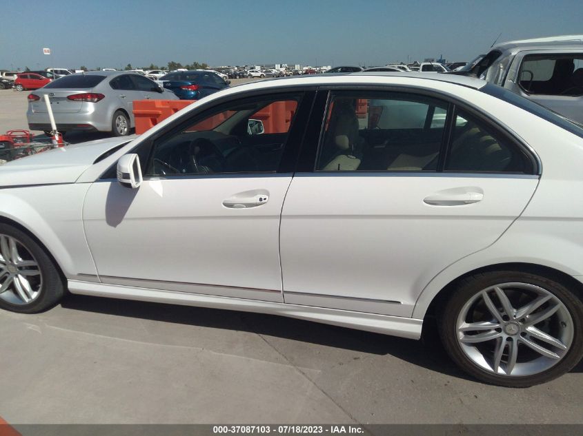 2013 MERCEDES-BENZ C 250 SPORT/LUXURY WDDGF4HB4DG135897