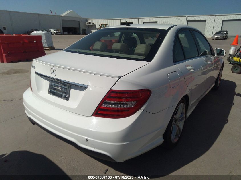 2013 MERCEDES-BENZ C 250 SPORT/LUXURY WDDGF4HB4DG135897