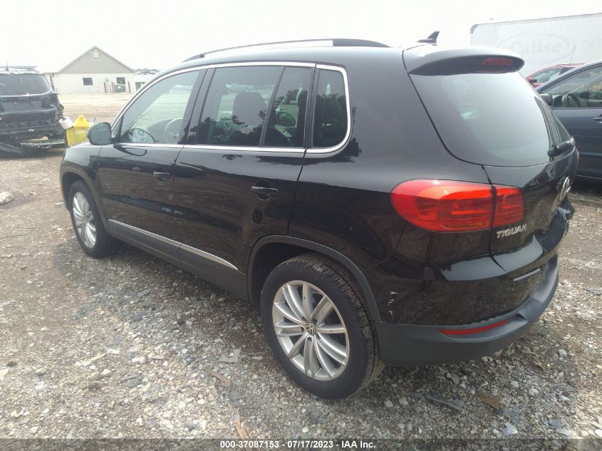 2013 VOLKSWAGEN TIGUAN SE W/SUNROOF & NAV - WVGAV7AX0DW512284