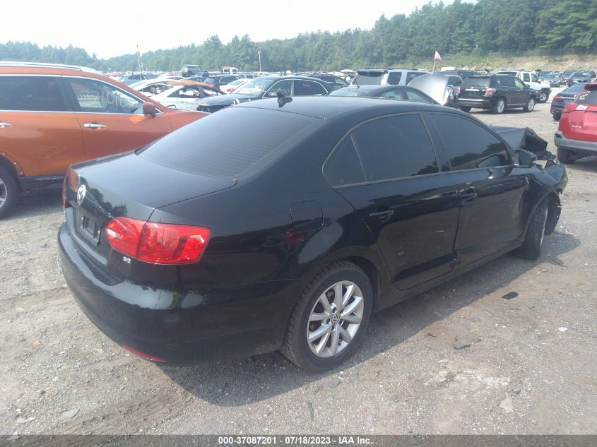 2014 VOLKSWAGEN JETTA SEDAN SE - 3VWD17AJ3EM440911