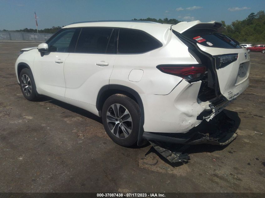 2021 TOYOTA HIGHLANDER XLE - 5TDGZRAH5MS064812