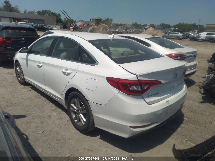 2015 HYUNDAI SONATA 2.4L SE - 5NPE24AF2FH157793