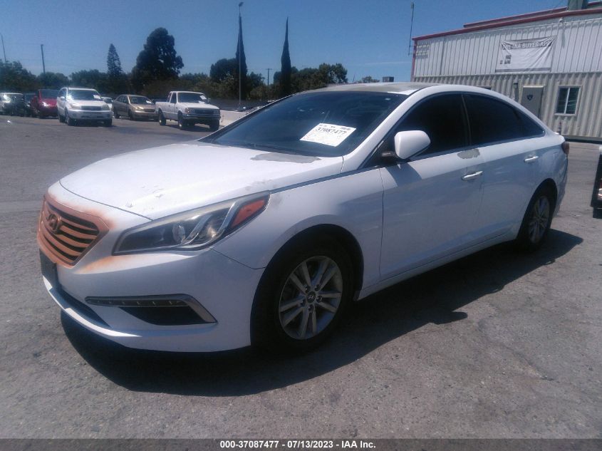 2015 HYUNDAI SONATA 2.4L SE - 5NPE24AF5FH012053