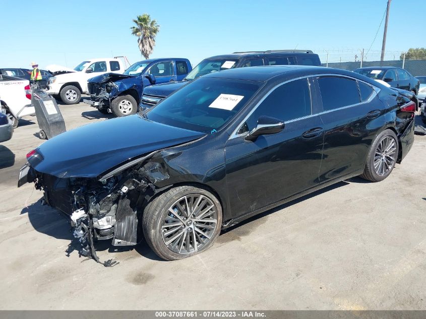 58ADA1C16PU031947 Lexus ES ES 300H 2