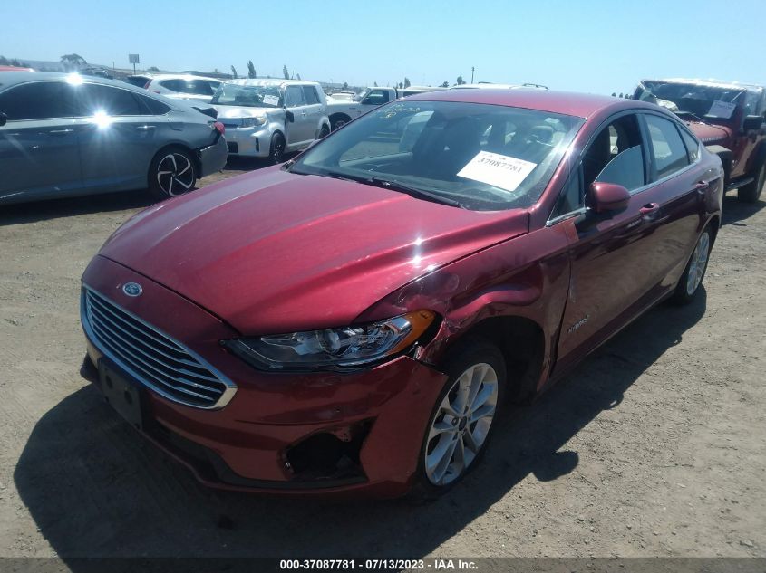 3FA6P0LU6KR220725 Ford Fusion Hybrid SE 2