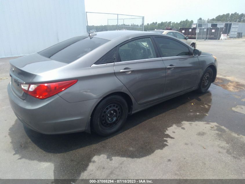 2013 HYUNDAI SONATA GLS - 5NPEB4AC0DH513693