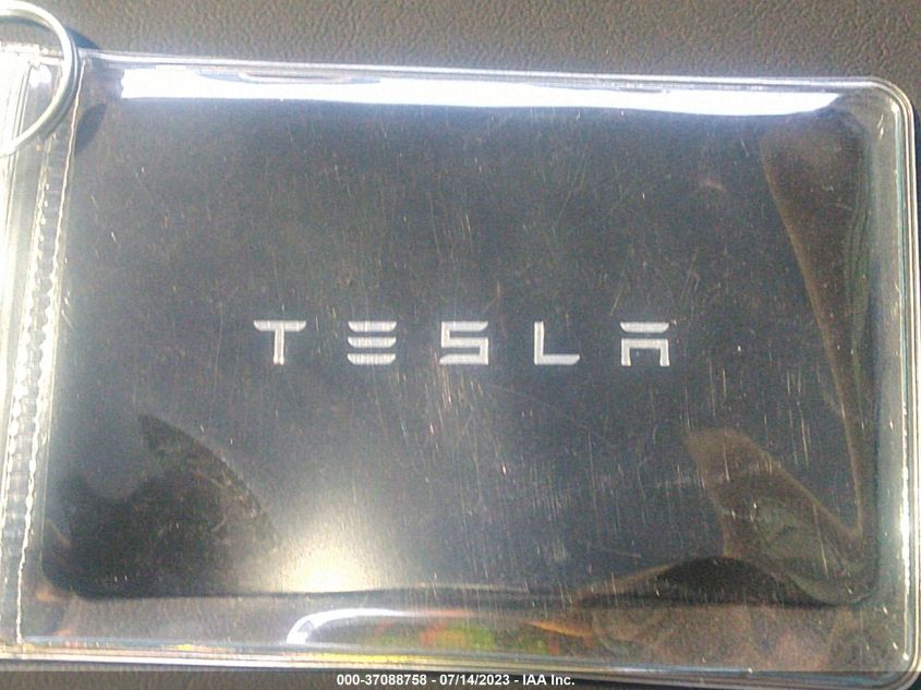 2021 TESLA MODEL Y STANDARD RANGE - 5YJYGDED5MF112883