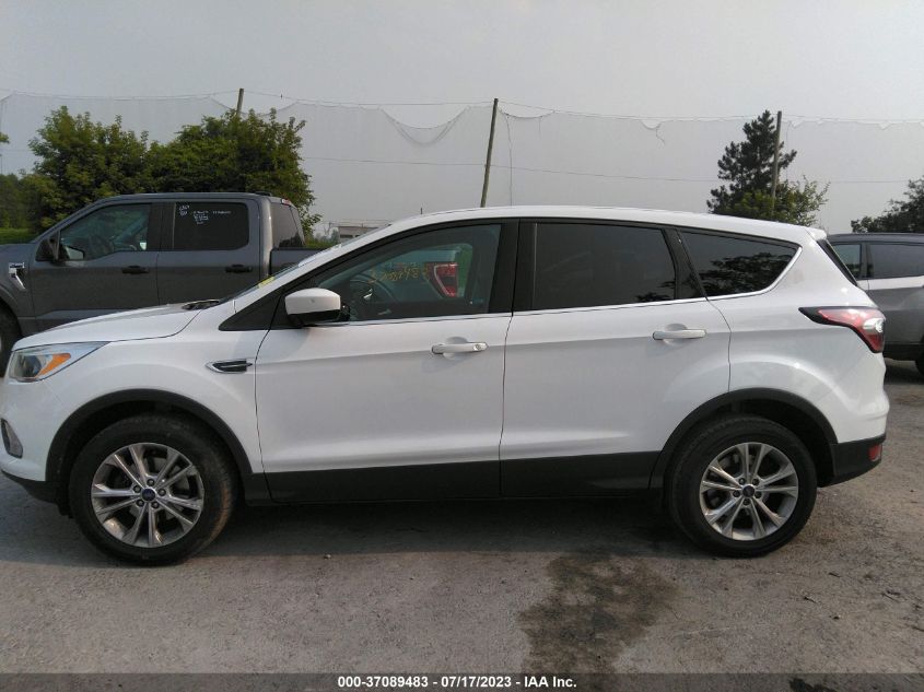 2017 FORD ESCAPE SE - 1FMCU0GD2HUE88698