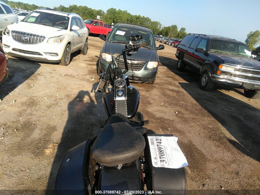 2010 HARLEY-DAVIDSON FLSTFB - 1HD1JN511AB027521