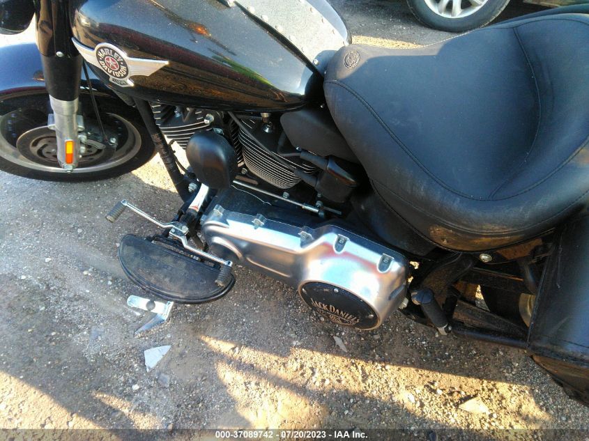 2010 HARLEY-DAVIDSON FLSTFB - 1HD1JN511AB027521