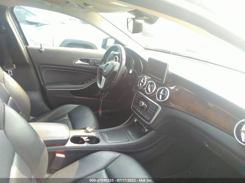 2015 MERCEDES-BENZ GLA-CLASS GLA 250 - WDCTG4GB6FJ049885