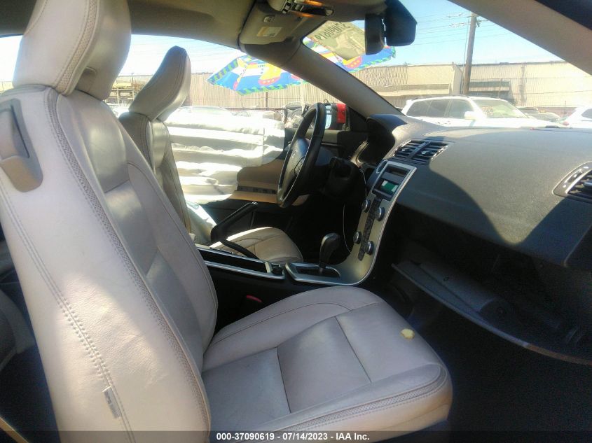 2013 VOLVO C70 T5 YV1672MCXDJ139486