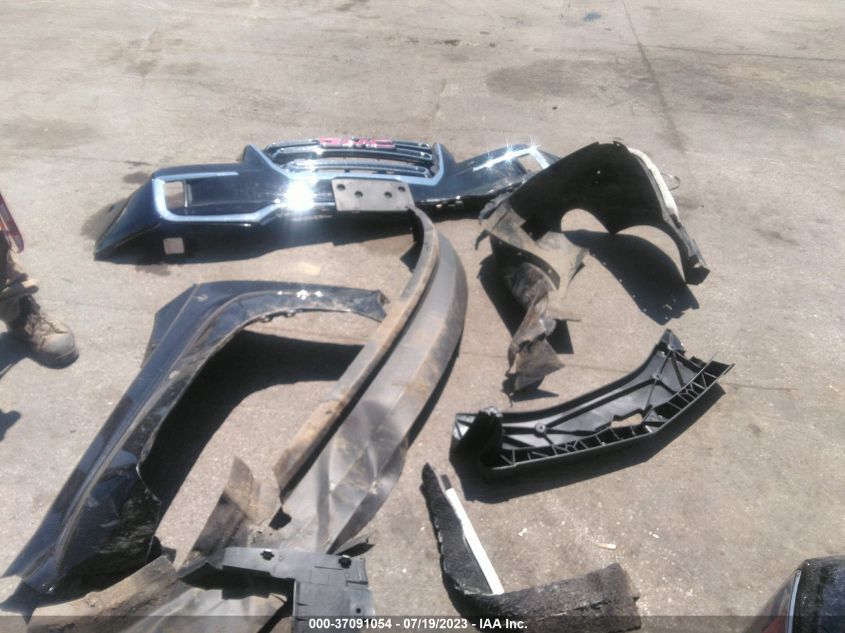 2016 GMC TERRAIN SLT - 2GKFLUE39G6360983