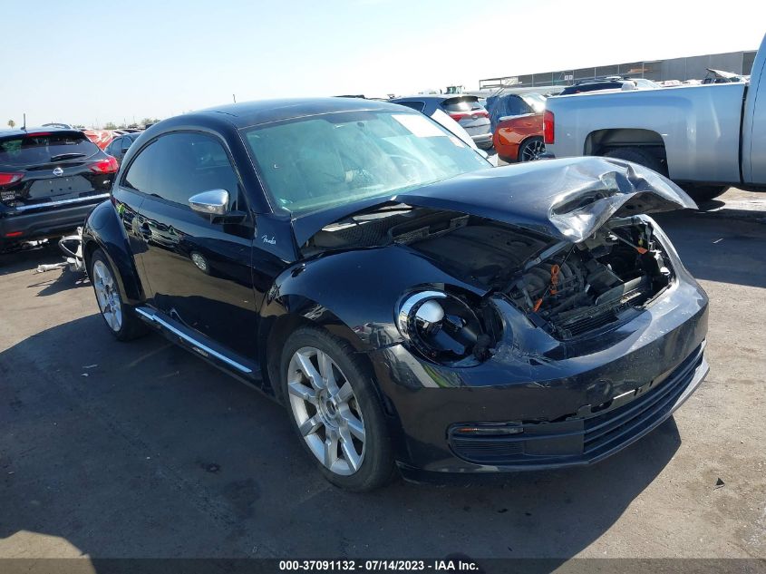 2013 VOLKSWAGEN BEETLE COUPE 2.5L FENDER EDITION - 3VWJP7ATXDM668745