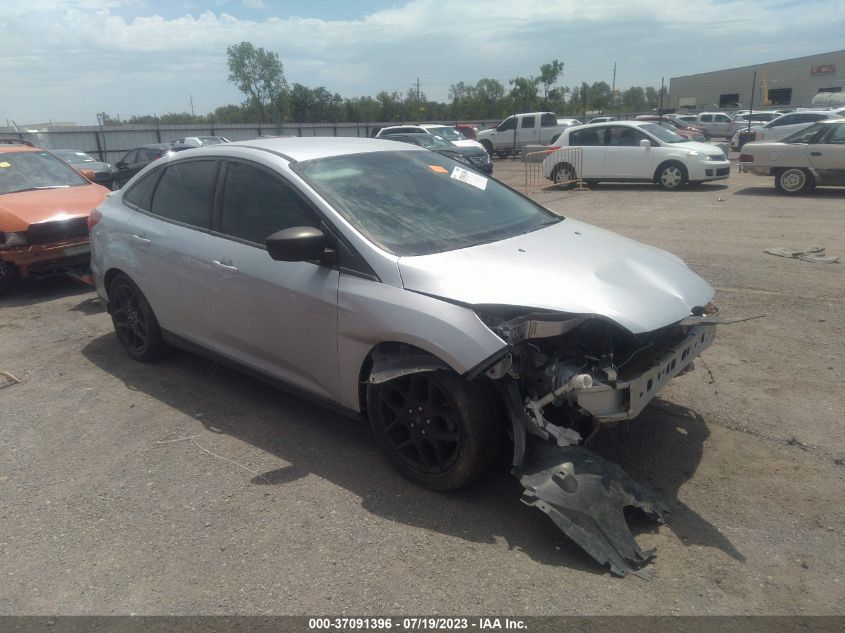 2015 FORD FOCUS SE - 1FADP3F29FL238563