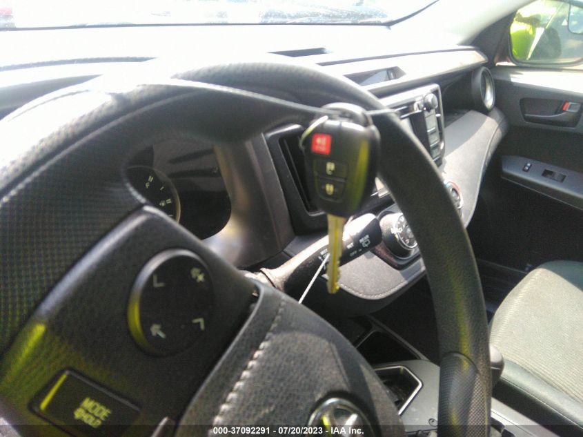 2016 TOYOTA RAV4 LE - JTMBFREV6GJ082692