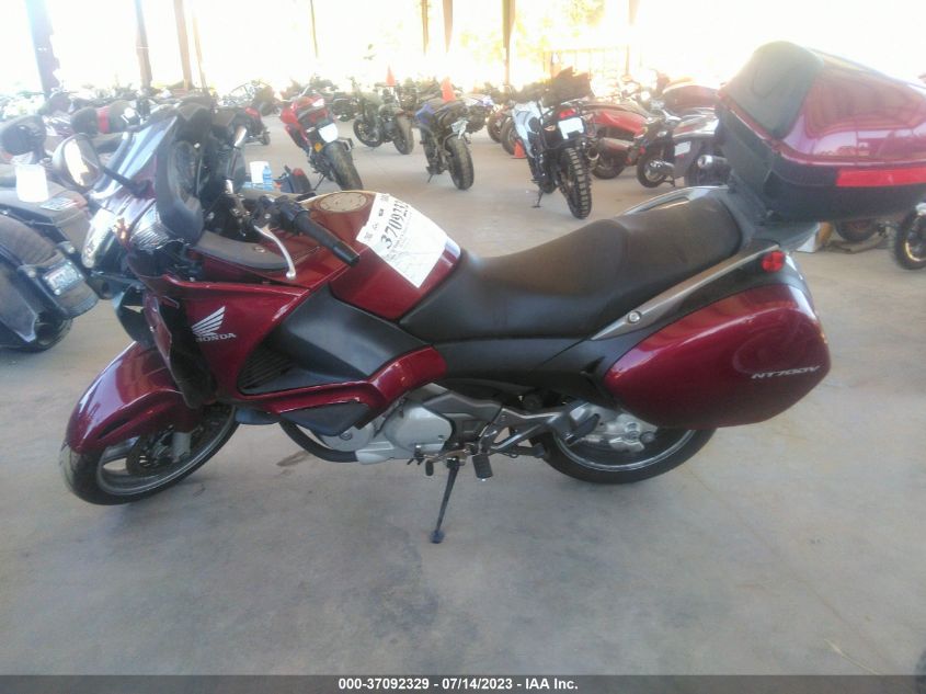 2010 HONDA NT700 V VTMRC5229AE001364