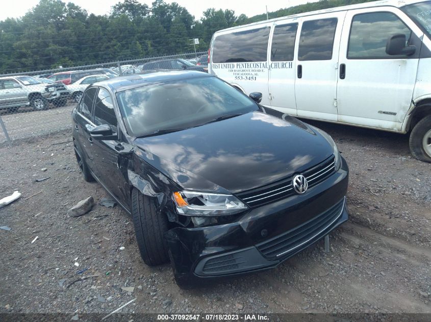 2013 VOLKSWAGEN JETTA SEDAN SE W/CONVENIENCE - 3VWDX7AJ1DM256659