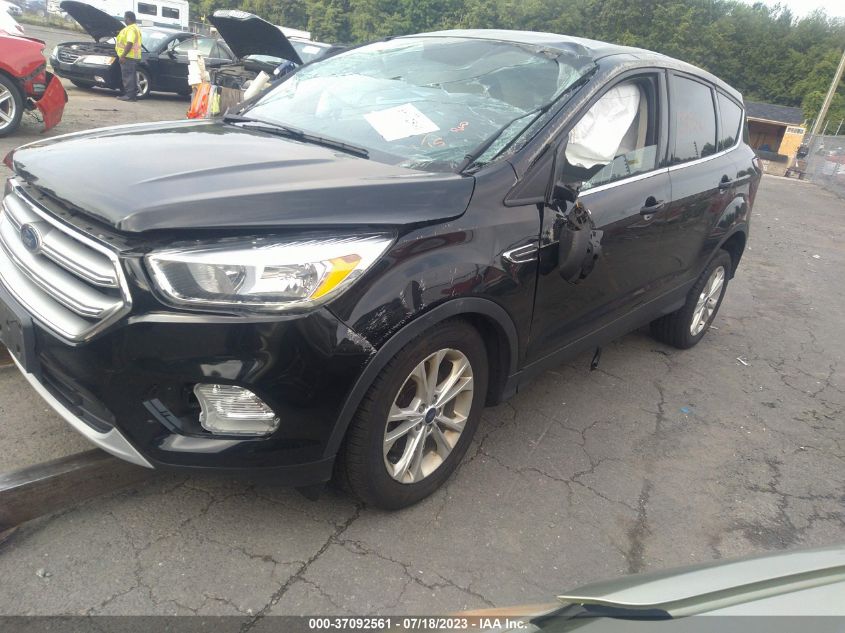 2017 FORD ESCAPE SE - 1FMCU9GD6HUD78385