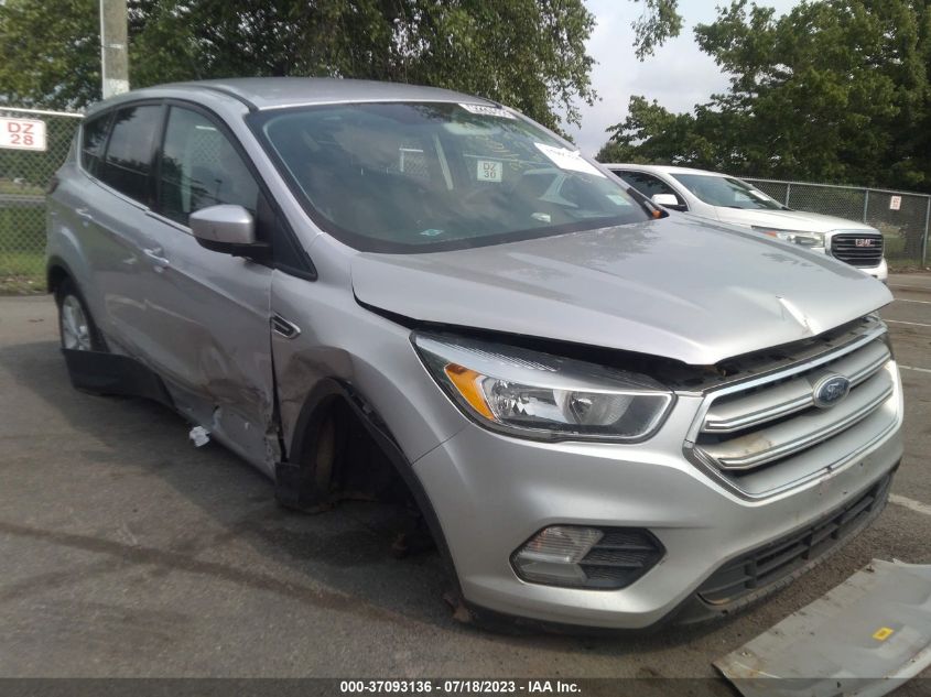 2017 FORD ESCAPE SE - 1FMCU9GD8HUA73373