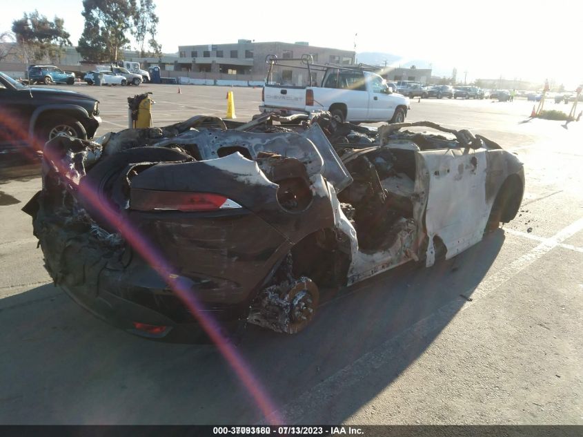 2017 JAGUAR F-PACE 20D PREMIUM - SADCJ2BN5HA090898