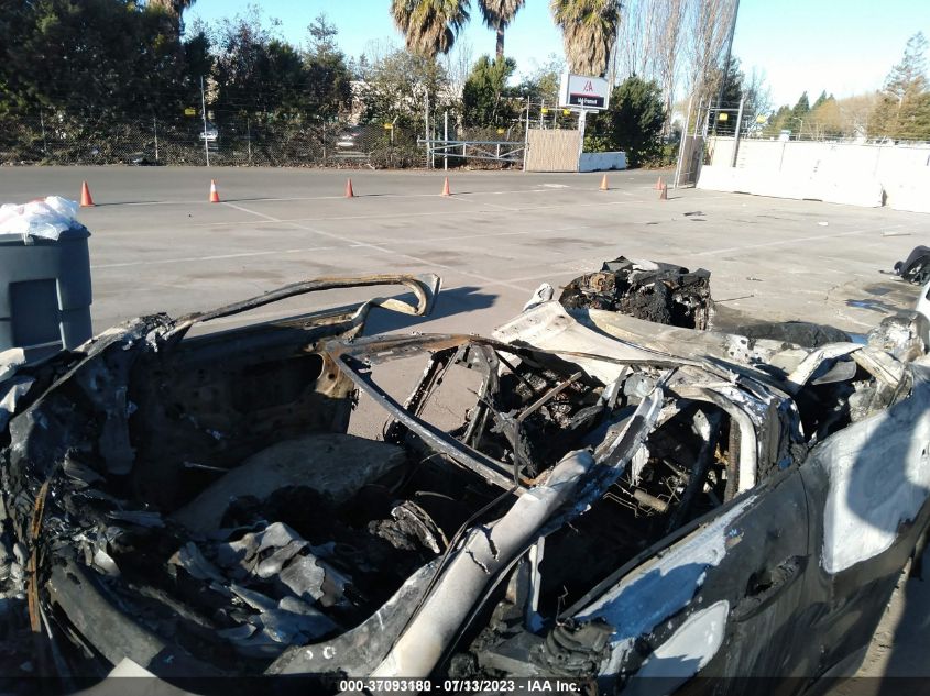 2017 JAGUAR F-PACE 20D PREMIUM - SADCJ2BN5HA090898