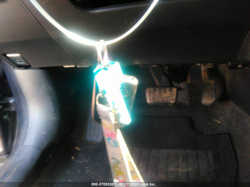 2016 TOYOTA RAV4 SE - JTMNFREV1GJ087098