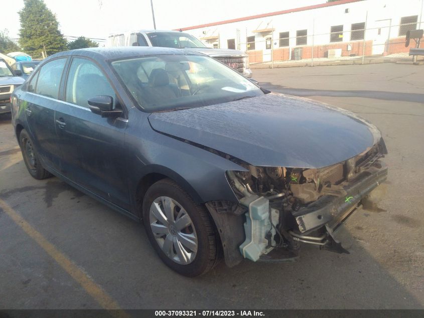 2013 VOLKSWAGEN JETTA SEDAN SE - 3VWDP7AJ8DM446717