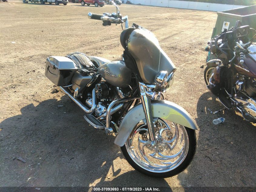 2009 HARLEY-DAVIDSON FLHX - 1HD1KB4129Y651835