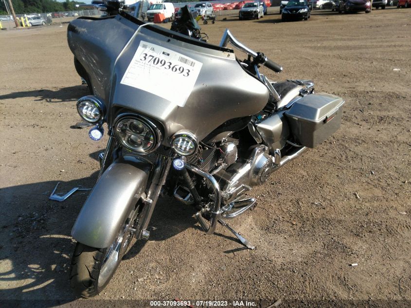 2009 HARLEY-DAVIDSON FLHX - 1HD1KB4129Y651835