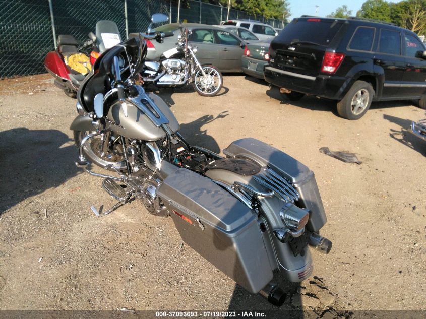 2009 HARLEY-DAVIDSON FLHX - 1HD1KB4129Y651835